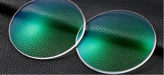 Prescription Lenses Eyeglasses Guide: What Does the CYL Number Mean?