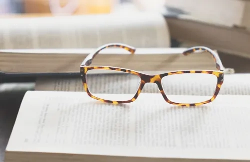 Glass Lenses vs. Polycarbonate Lenses: Which One Is Right for You?