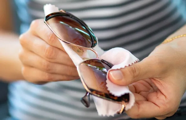 How to Clean Your Sunglasses Properly – The Right Way to Keep Them Shining
