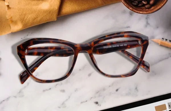 Progressive Lenses: The Ultimate 2025 Guide