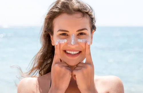 How to Get Sunscreen Out of Eyes Safely — Complete Guide for Eye Comfort & UV Protection