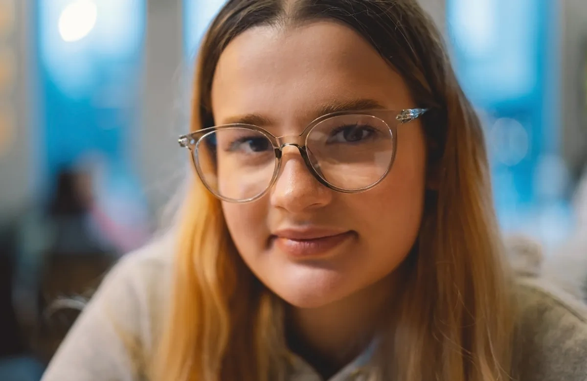 A Complete Guide to Low Bridge Glasses — Finding the Perfect Fit for Your Face