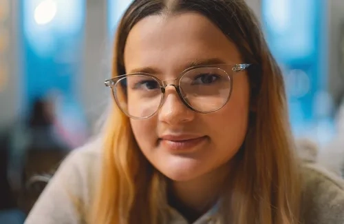 A Complete Guide to Low Bridge Glasses — Finding the Perfect Fit for Your Face