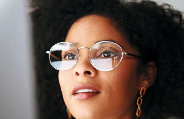 How Your Nose Bridge Impacts Frame Fit: A Complete Guide by EFE Glasses